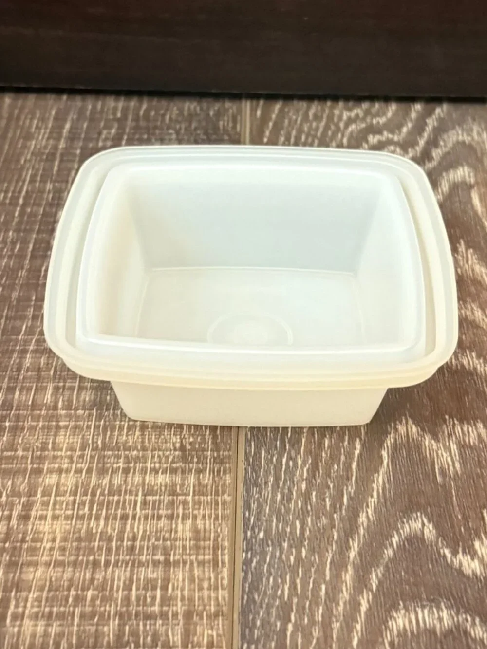 Tupperware Pick-A-Deli Pickle Container